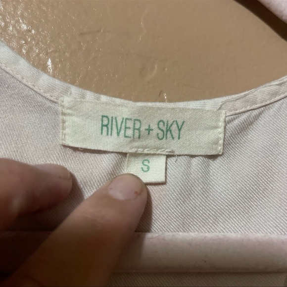 RIVER+SKY SIZE S romper w/pockets, 3/4 length bell sleeves, elastic waist w/tie - Picture 9 of 10